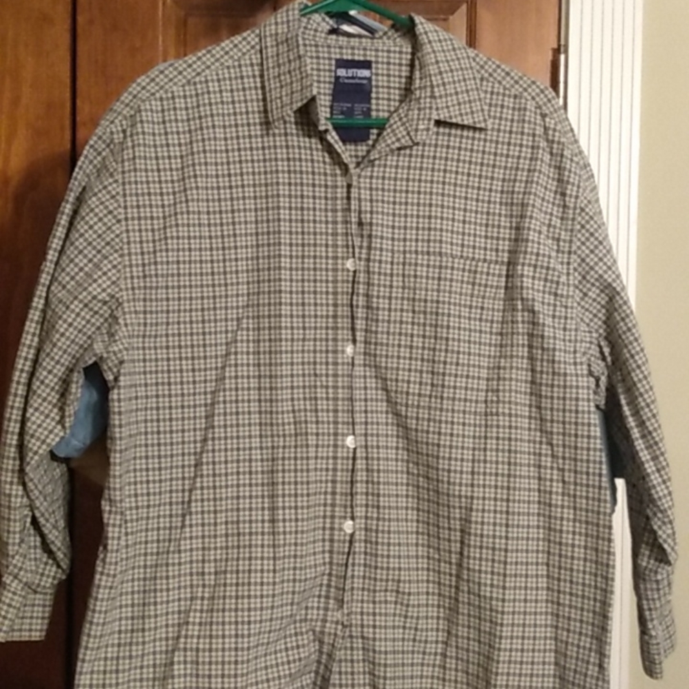 Men's plaid long sleeve shirt in large
